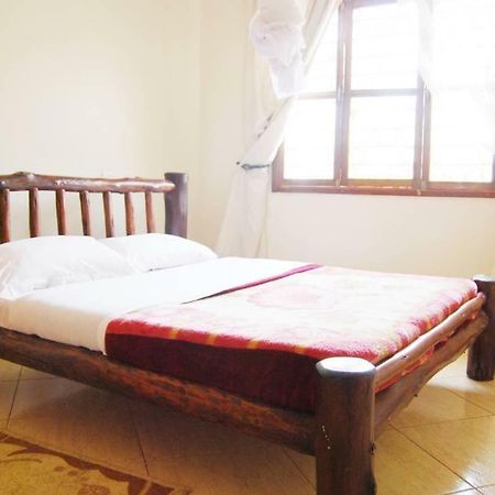 Prestige Resort Cottages Entebbe Buitenkant foto